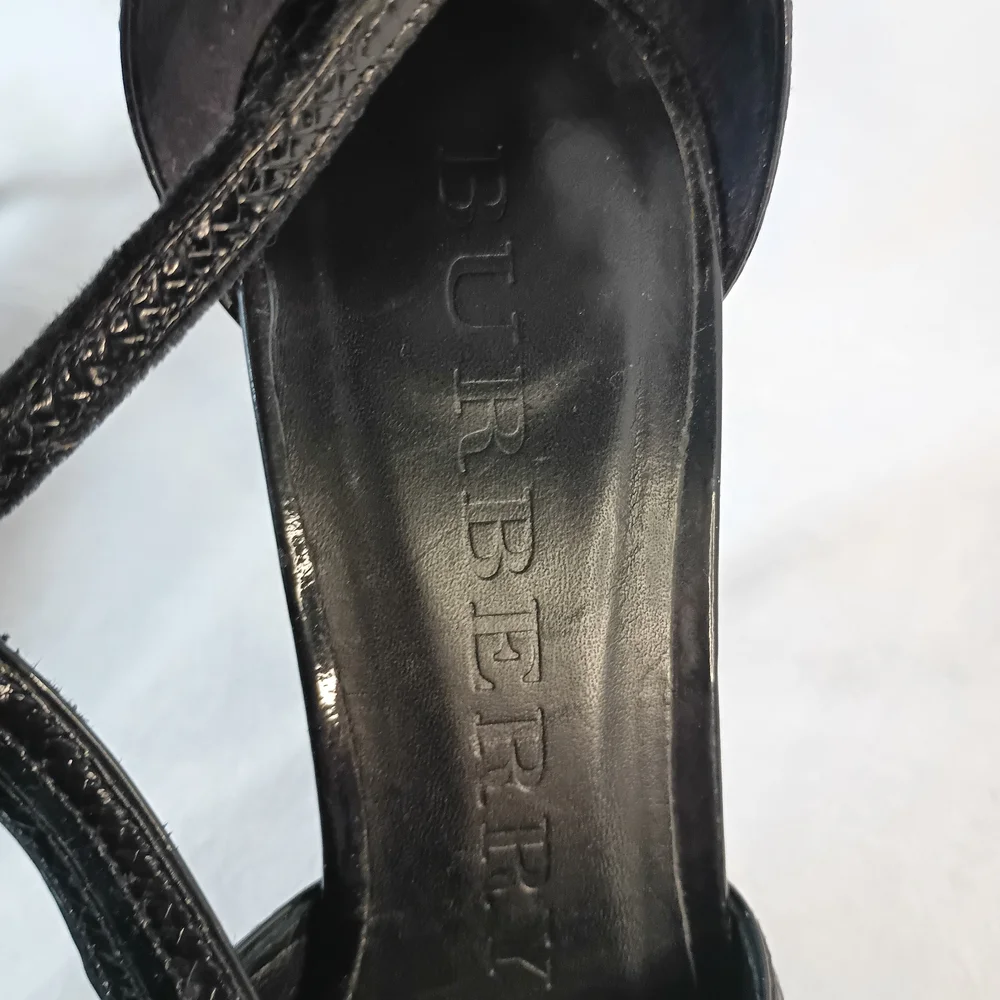 Burberry Elegant Black High Heels - Picture 11 of 13